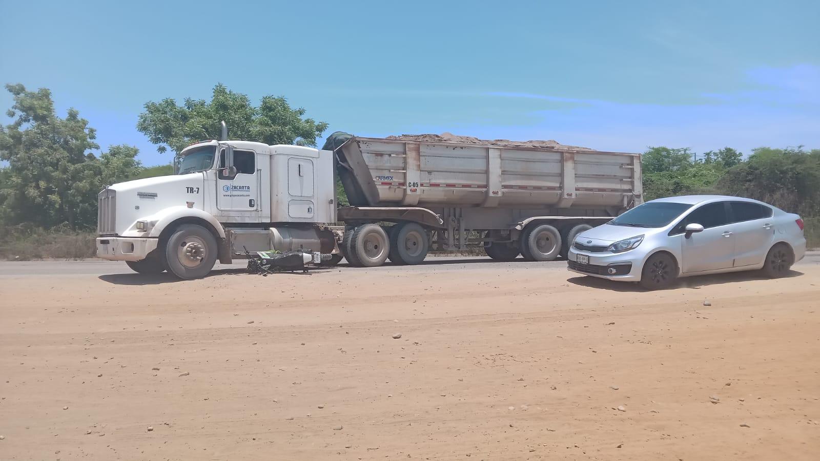 $!Motociclista choca con góndola en el Ramal Múnich, en Mazatlán