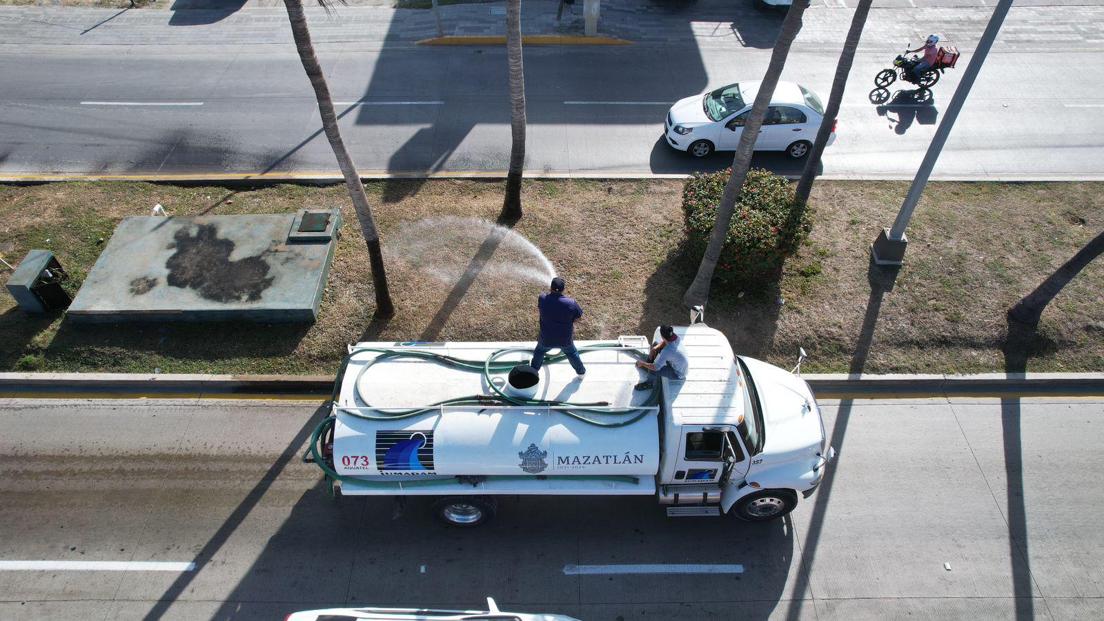 $!Inicia en Mazatlán la reutilización del agua para riego de áreas verdes