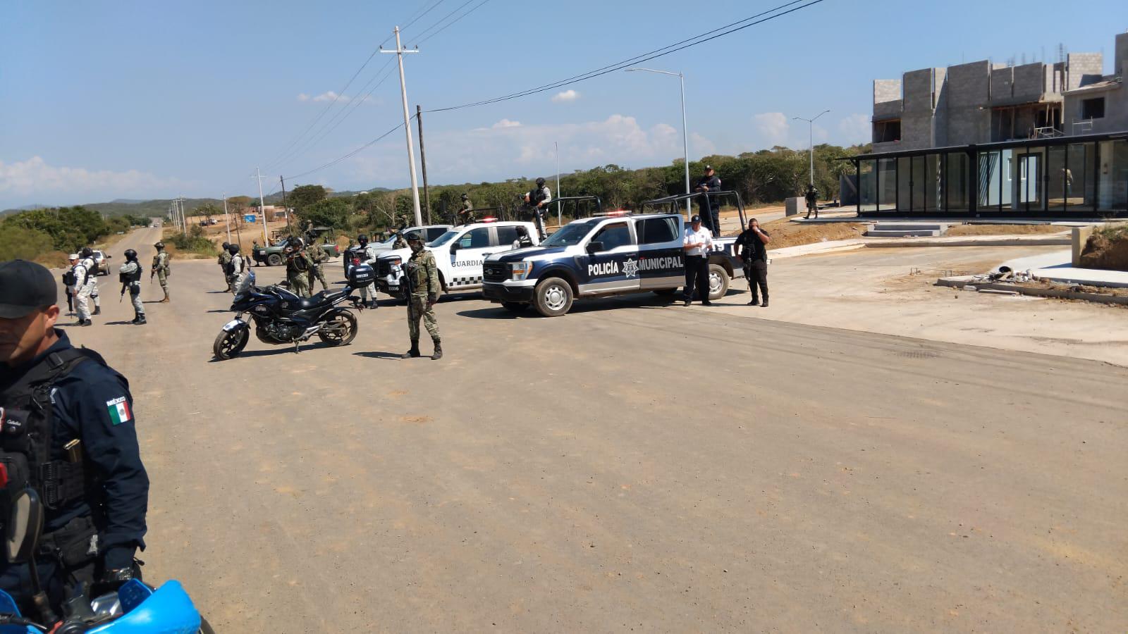 $!Implementan Fuerzas Armadas y policiales punto de revisión en área de Cerritos, en Mazatlán