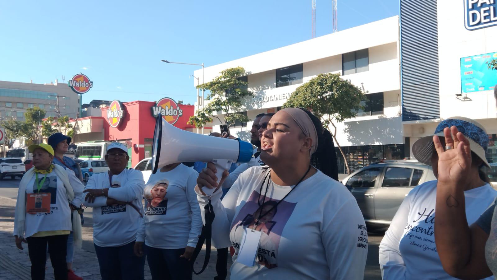 $!Madres claman por sus desaparecidos en sedes de gobiernos local y estatal