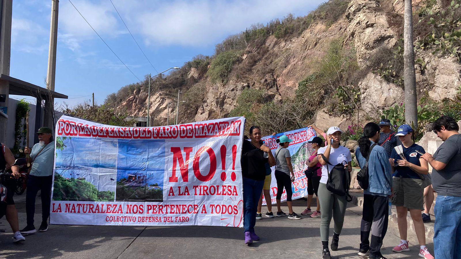 $!Clausuran de manera simbólica la obra de la tirolesa en El Faro