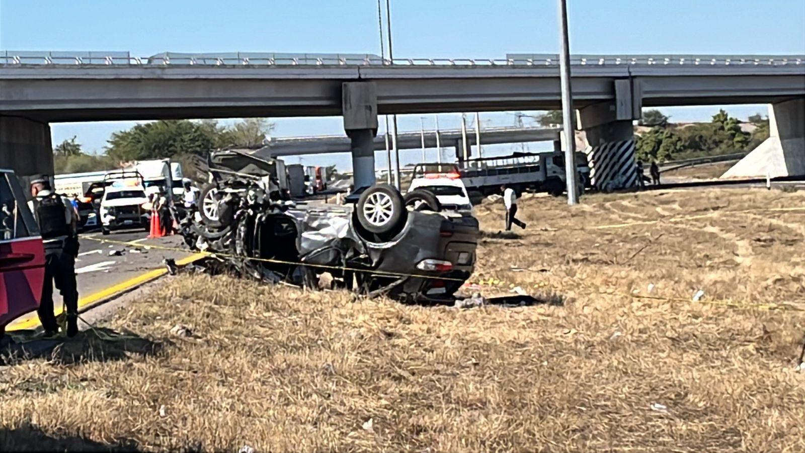 $!Mujer pierde la vida tras volcarse el auto enque viajaba en el trébol de Costa Rica