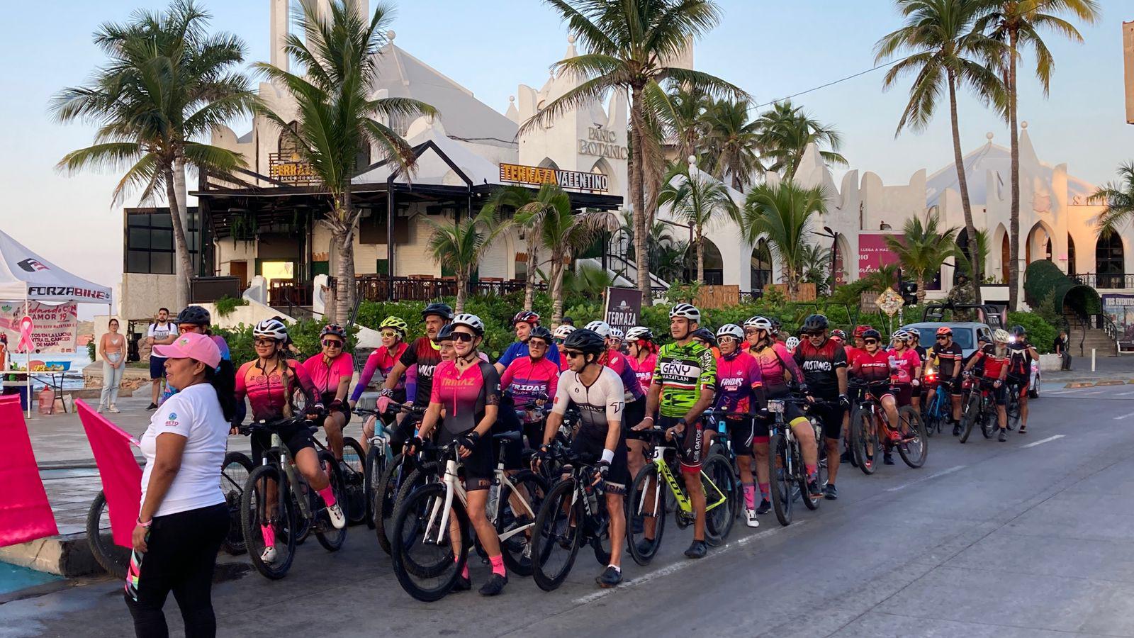 $!Ciclistas se suman a la Rodada con Amor en el Día Mundial de la Lucha contra el Cáncer de Mama