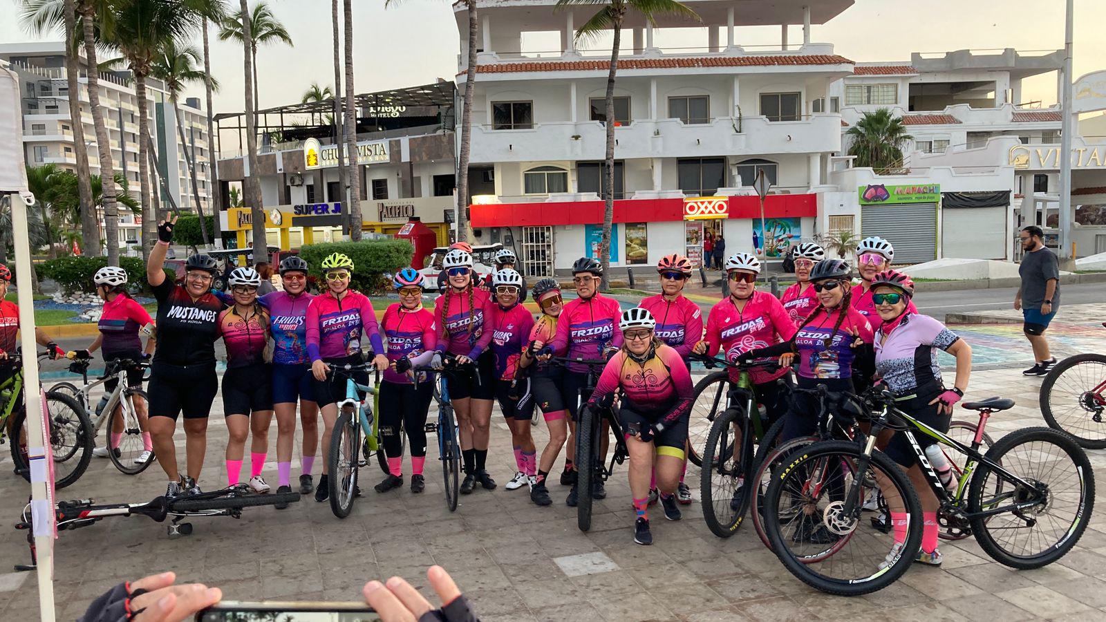 $!Ciclistas se suman a la Rodada con Amor en el Día Mundial de la Lucha contra el Cáncer de Mama