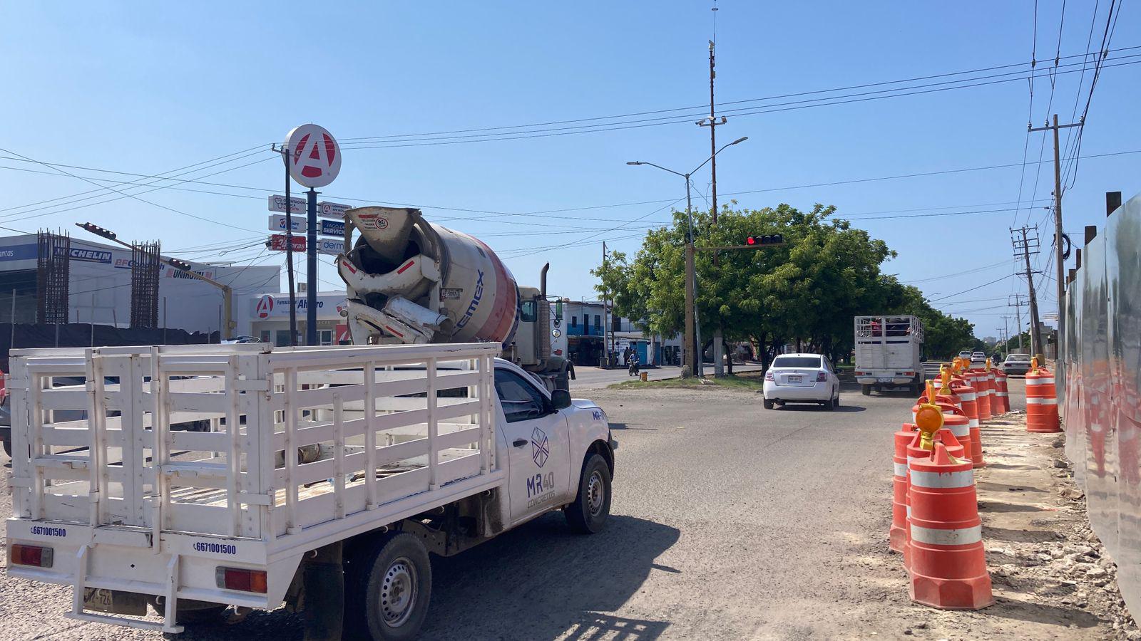 $!Cierre de segundo tramo en Libramiento Colosio genera tráfico pesado