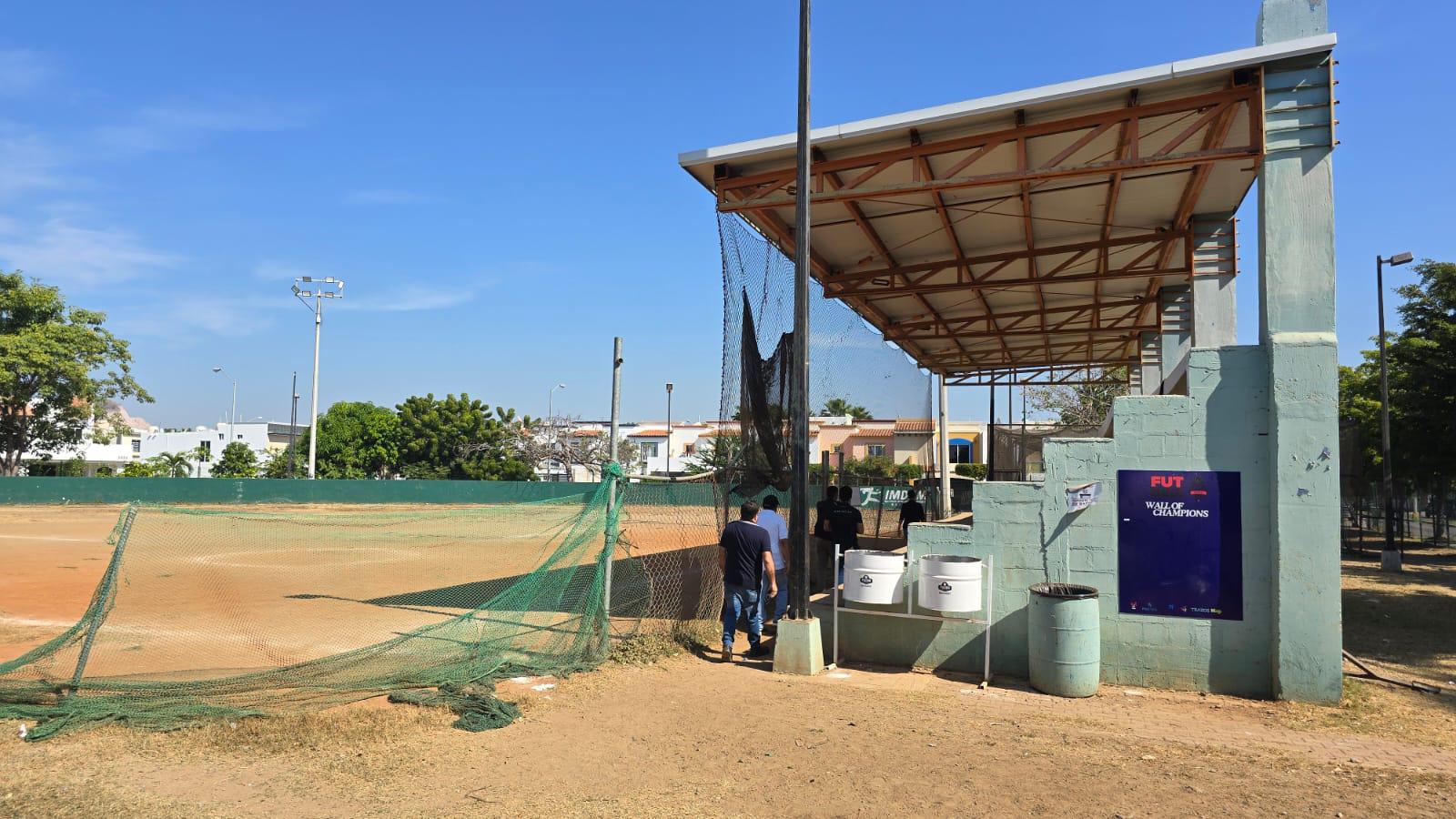 $!Realiza Imdem recorrido por espacios deportivos en proceso de rehabilitación