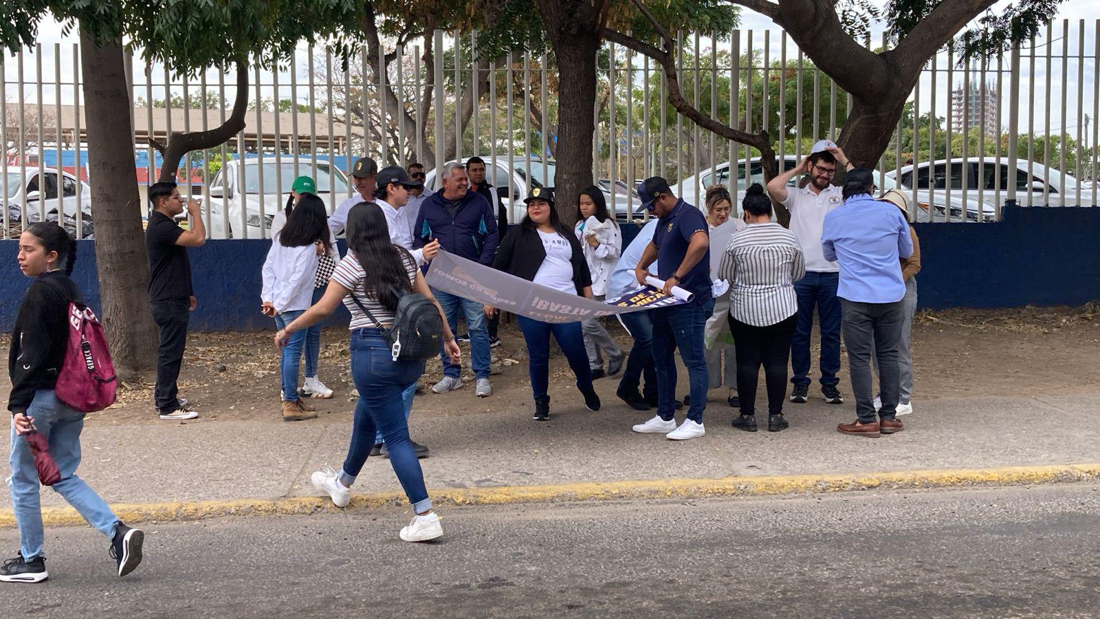 $!Trabajadores y alumnos de la UAS hacen manifestación pacífica en Mazatlán, Culiacán y Los Mochis