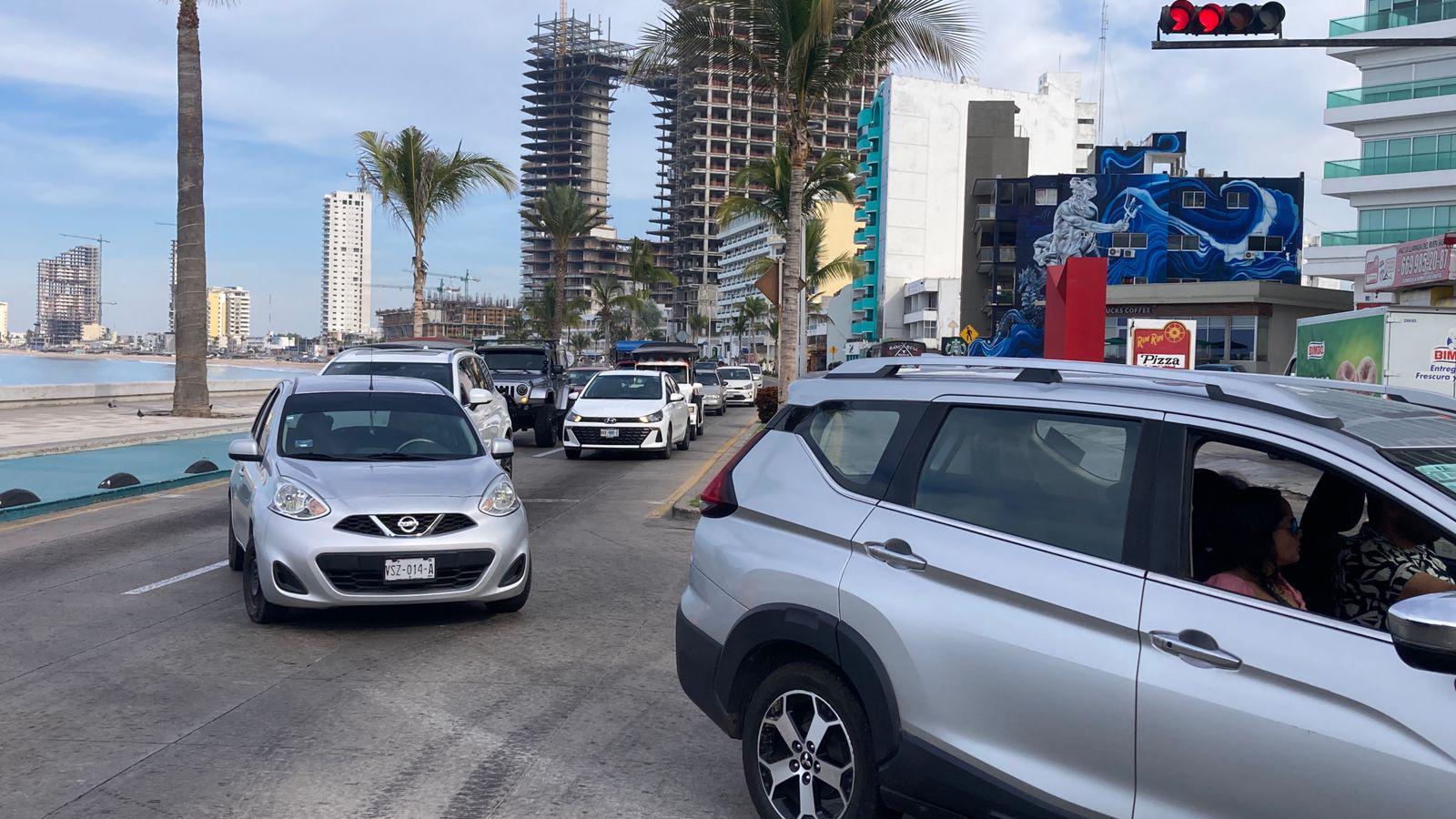 $!Cierran de nuevo Avenida del Mar por el Maratón y Triatlón Pacífico