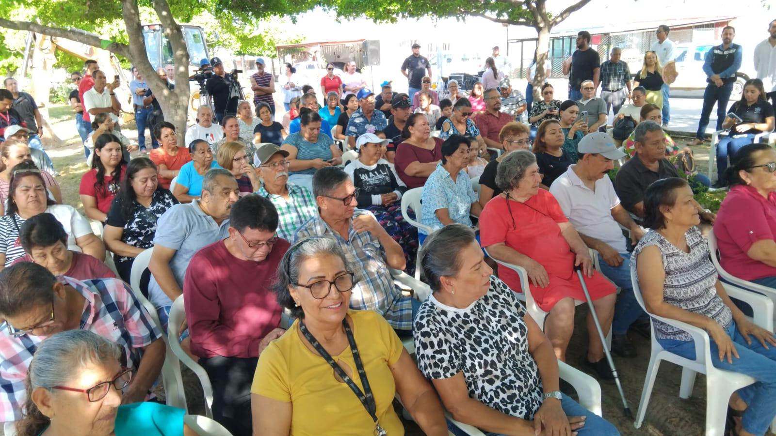 $!Alcalde de Mazatlán da banderazo a inicio de obras en Avenida de los Venados