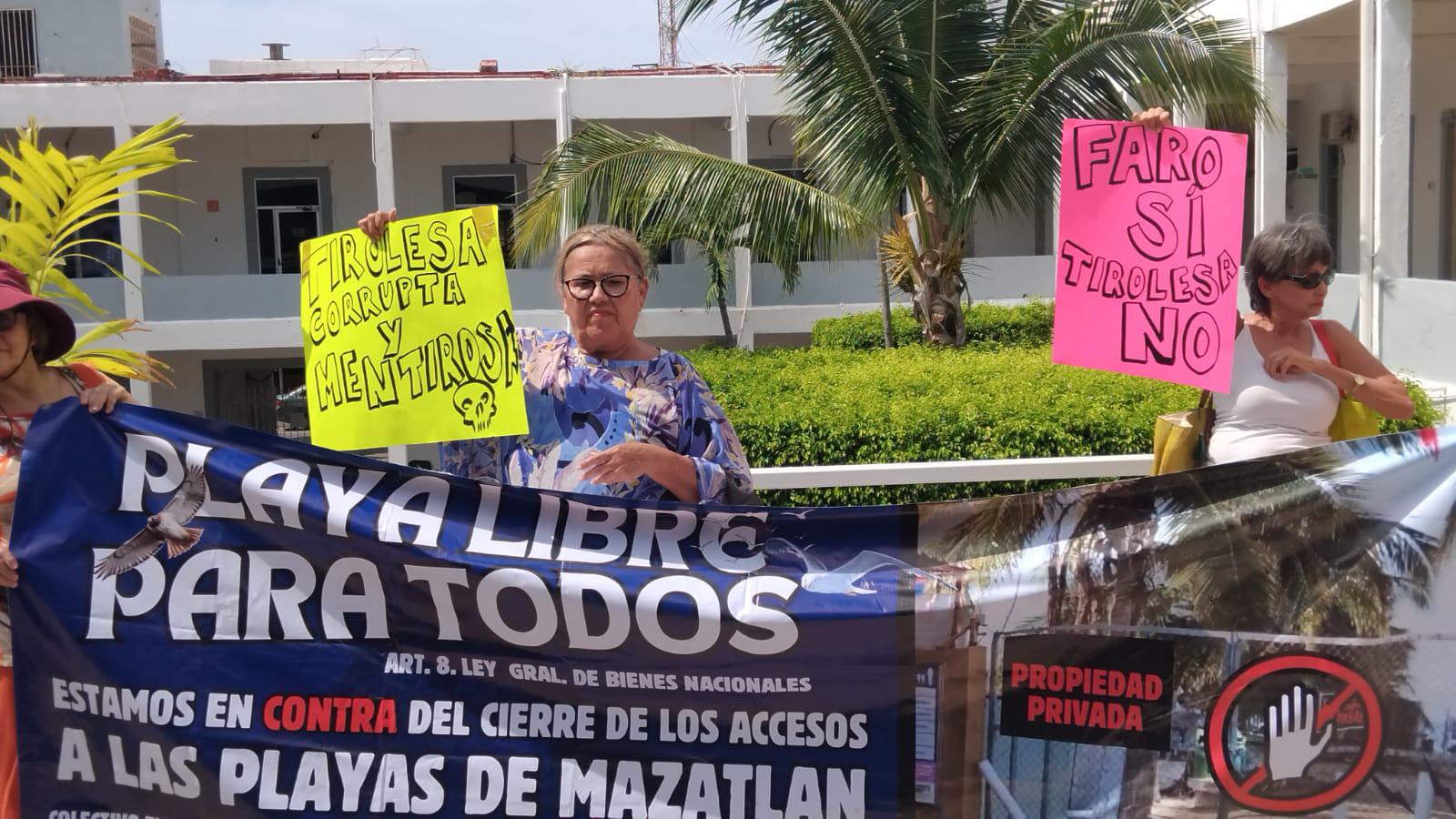 $!Se manifiestan colectivos en defensa del Faro y acceso a playas, ahora en Cabildo