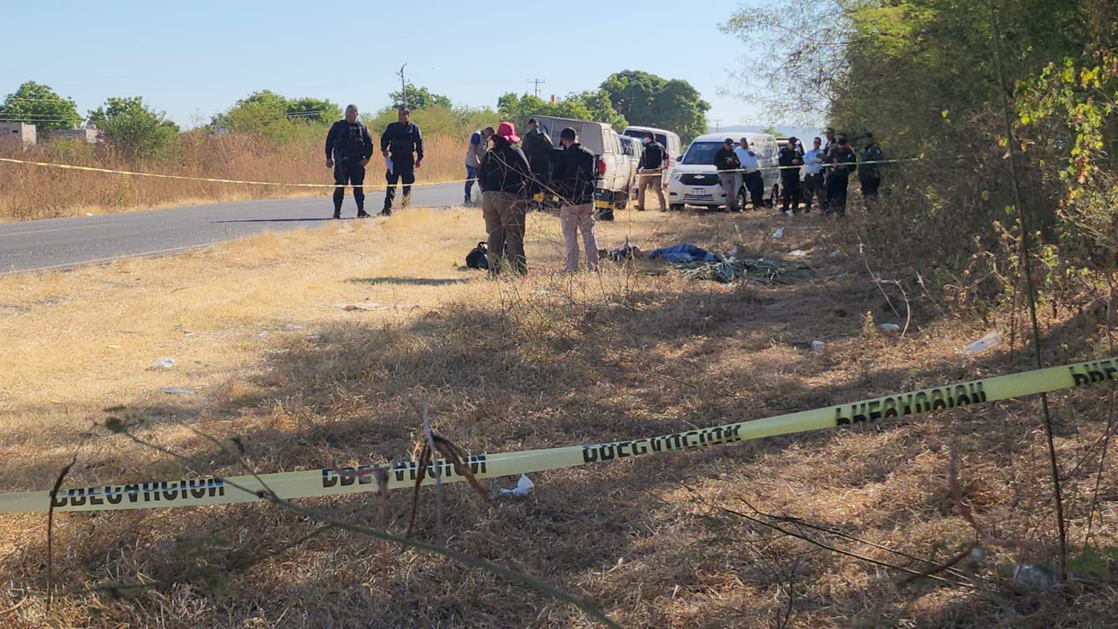 $!Localizan dos asesinados a un costado de la carretera a Sanalona, en Culiacán