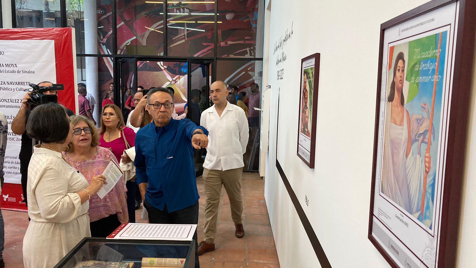 $!Las autoridades y los invitados realizaron un recorrido por la galería.