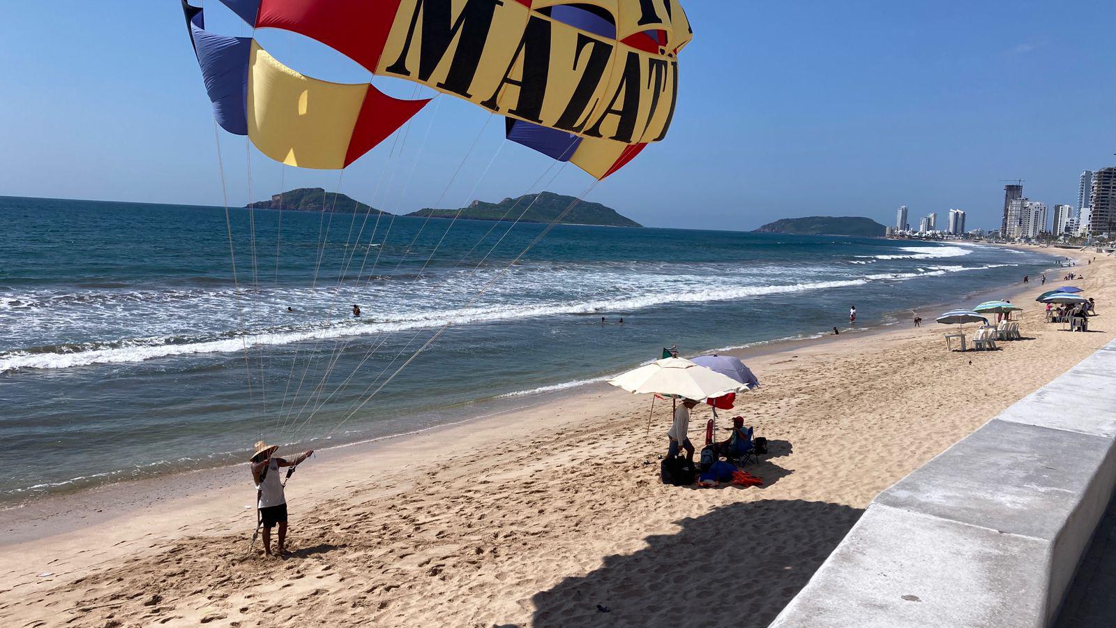 $!Aunque poco, Mazatlán se recupera en turismo en el primer fin de semana de octubre