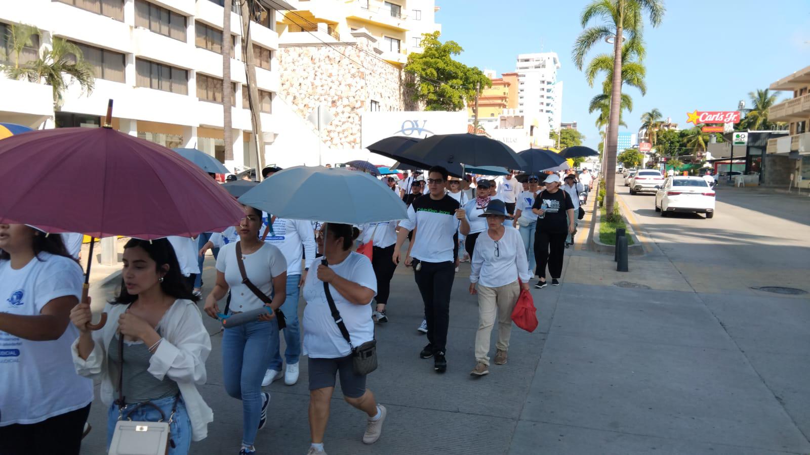 $!Marchan trabajadores del Poder Judicial de la Federación por la libertad y la justicia