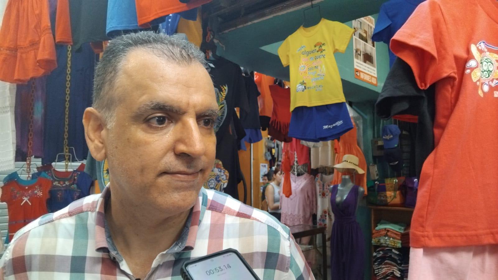 $!Afecta baja afluencia de visitantes al Mercado Pino Suárez, en Mazatlán: Roberto Vega