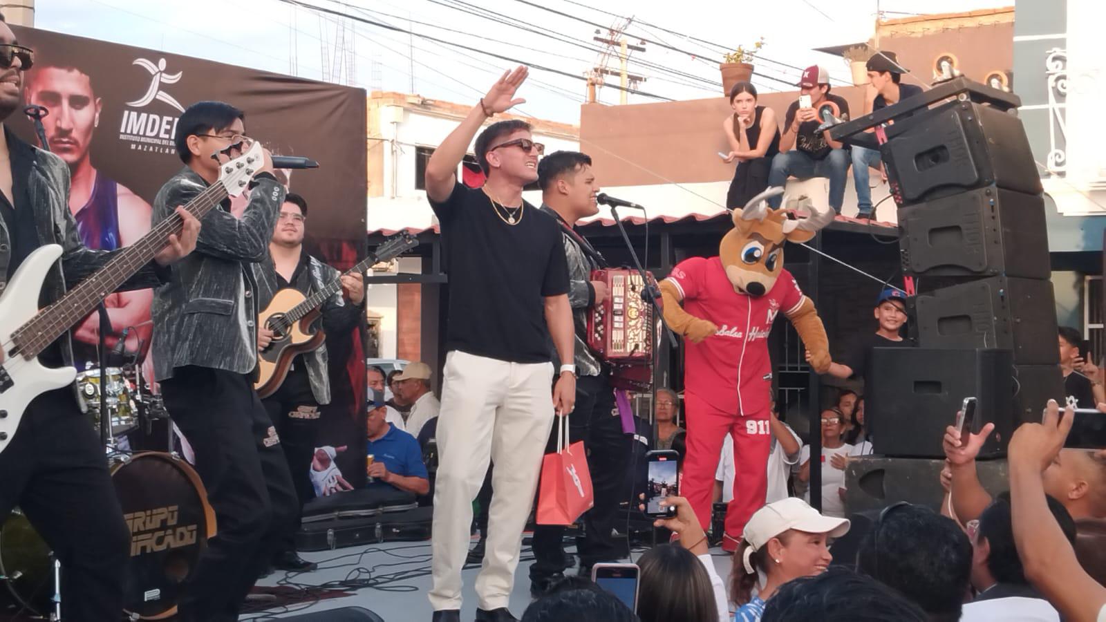 $!La Colonia Montuosa recibe con fiesta a Marco Alonso Verde Álvarez