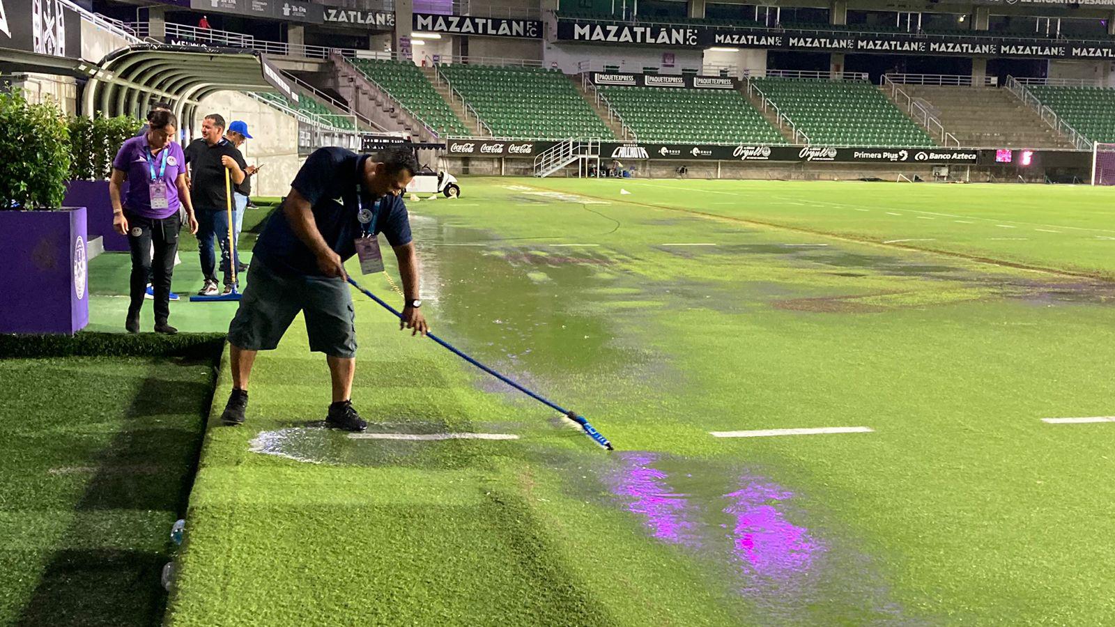 $!Cañoneras no levantan y registran nueva goleada bajo una intensa lluvia en El Encanto