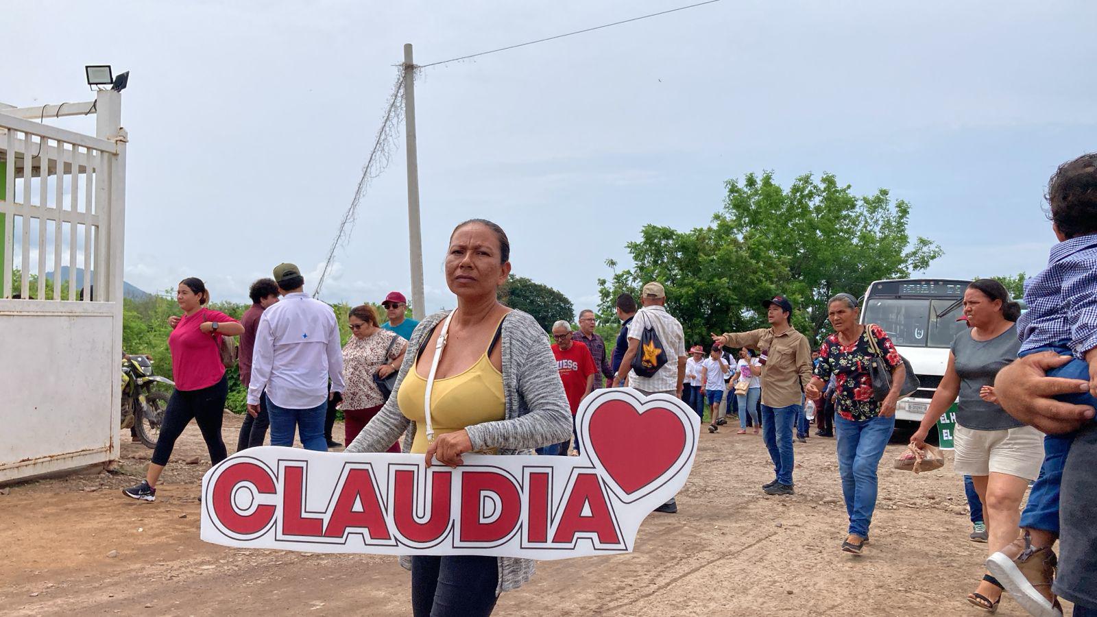 $!Esperan al Presidente López Obrador y a Claudia Sheinbaum en El Matadero, El Rosario