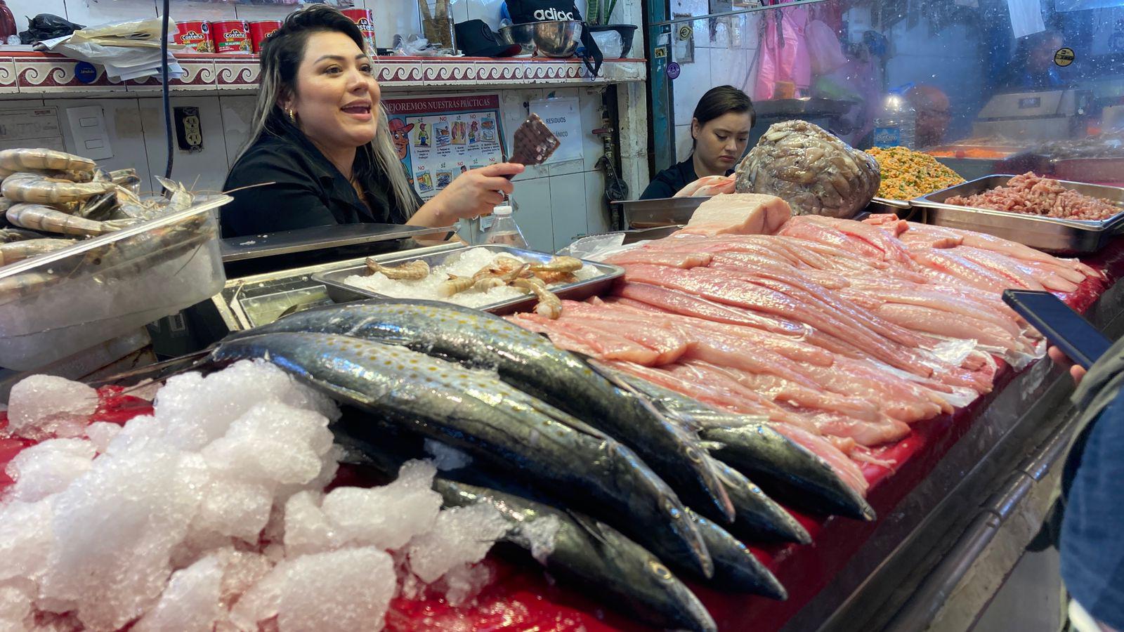 $!Lomo, pierna, carne, filetes de pescado y camarones, lo más buscado por los mazatlecos para la cena de Nochebuena