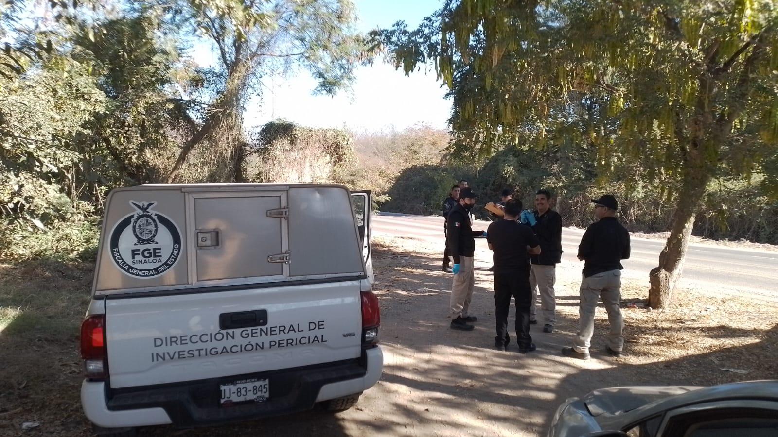 $!Hallan a joven asesinado en Culiacán, a la orilla de la carretera