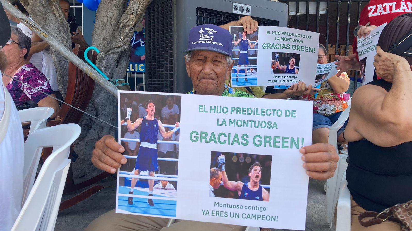 $!Vecinos, amigos y ciudadanos de Mazatlán comienzan a llenar la Colonia Montuosa para apoyar al ‘Green’