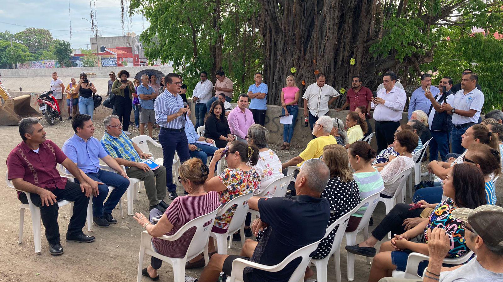 $!Dan banderazo a obra de pavimentación en la colonia Jacarandas, en Mazatlán