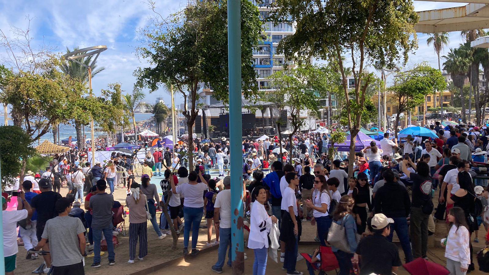 $!Cautiva y emociona el Eclipse Total de Sol a miles en Mazatlán