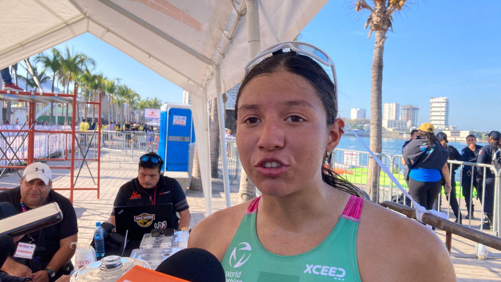 $!Tapatía Flores obtiene por primera ocasión triunfo absoluto en Triatlón Pacífico