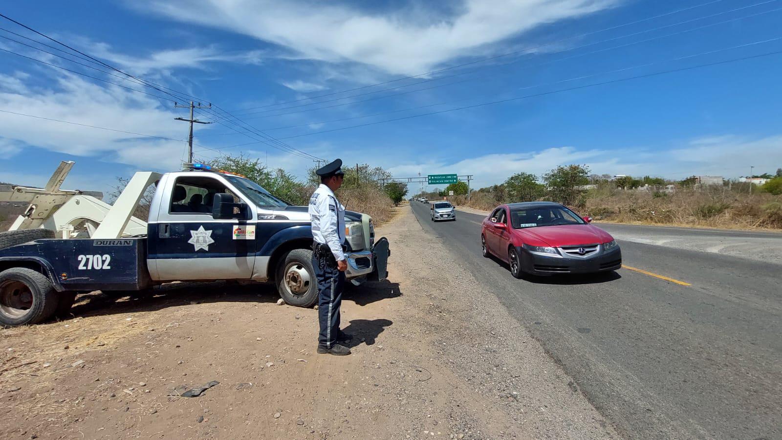 $!Se llena el balneario de la presa Sanalona en Culiacán y cierran acceso a vehículos