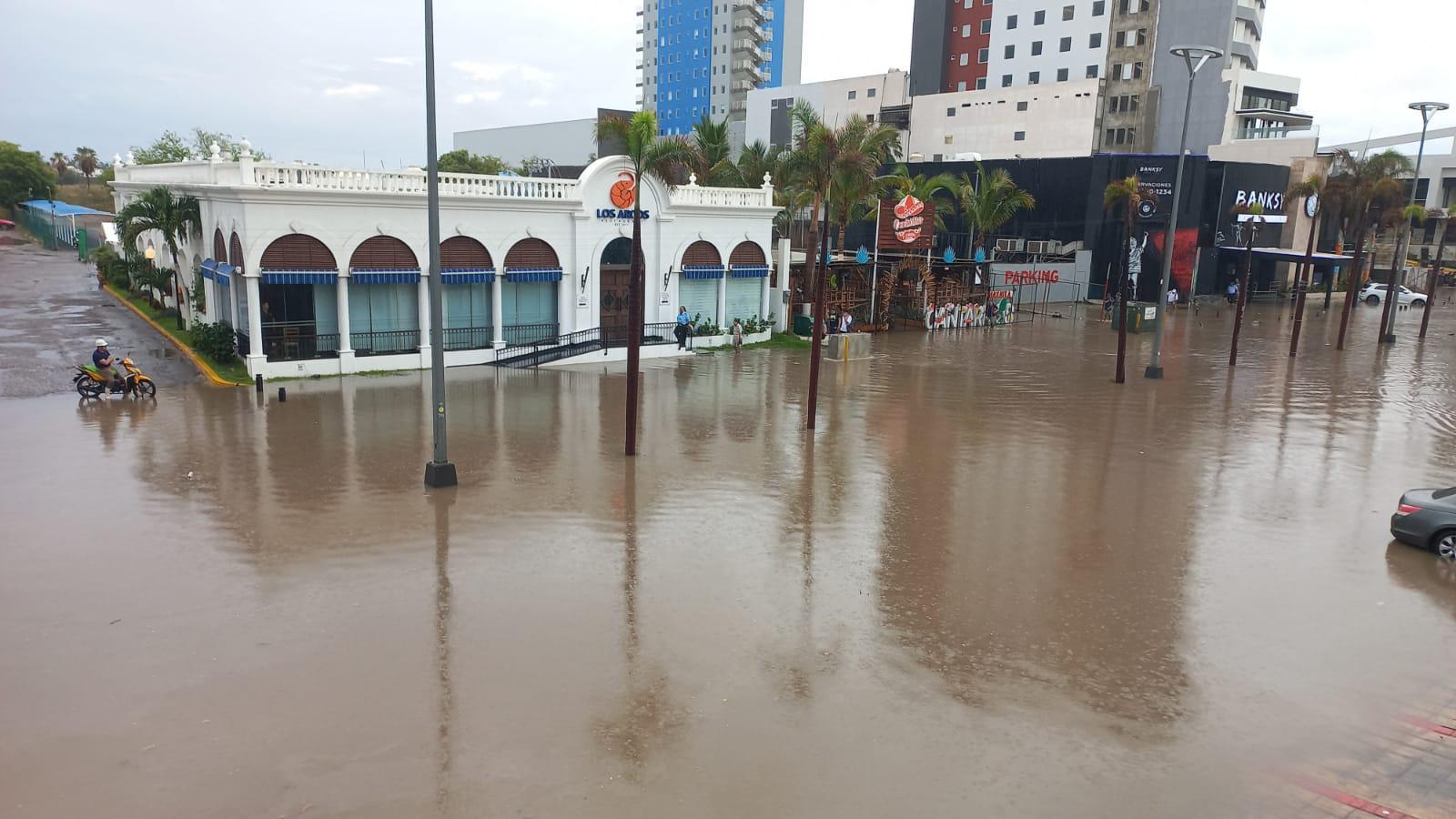 $!Inundación en Conapesca es por falta de presión de la bomba: Alcalde de Mazatlán