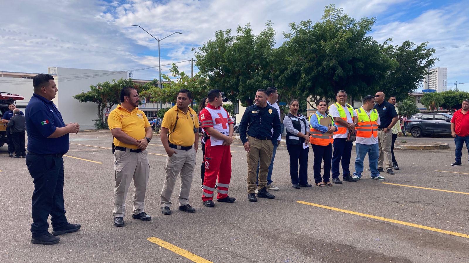 $!Participan cerca de 600 alumnos de facultad de Enfermería en simulacro de incendio de laboratorio