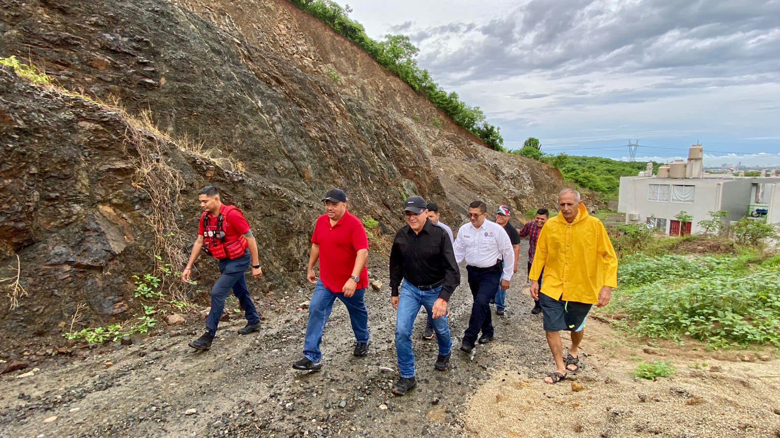 $!Gobierno de Mazatlán atiende quejas de vecinos del fraccionamiento Monteverde