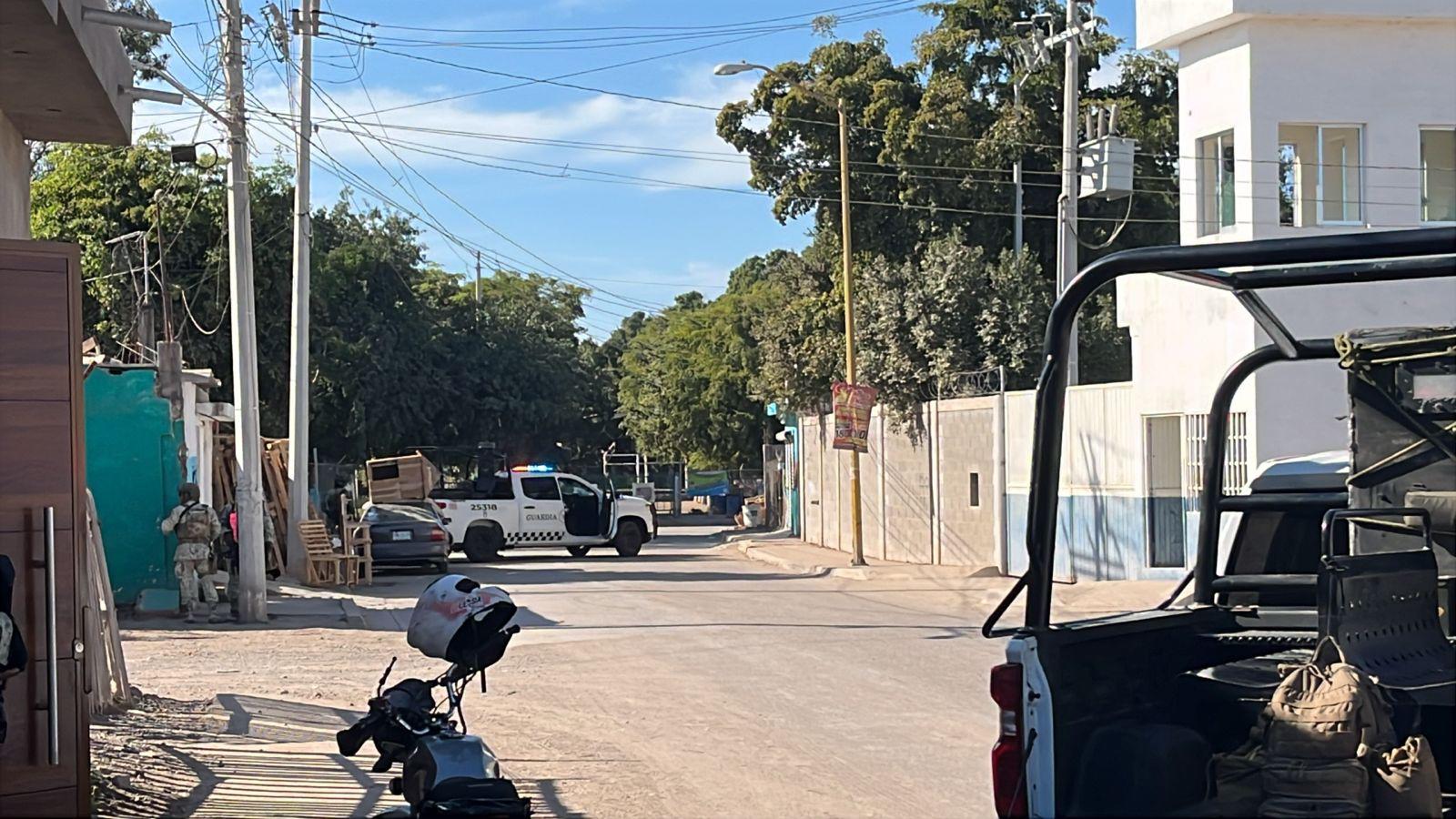 $!Atacan a balazos la base de la Policía Municipal de Navolato, en Villa Juárez