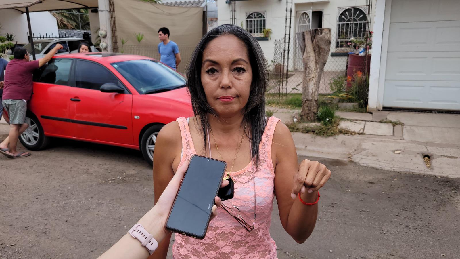 $!Vecinos de Villa Fontana, en Culiacán, denuncian omisión de CFE en abastecer de energía a la colonia