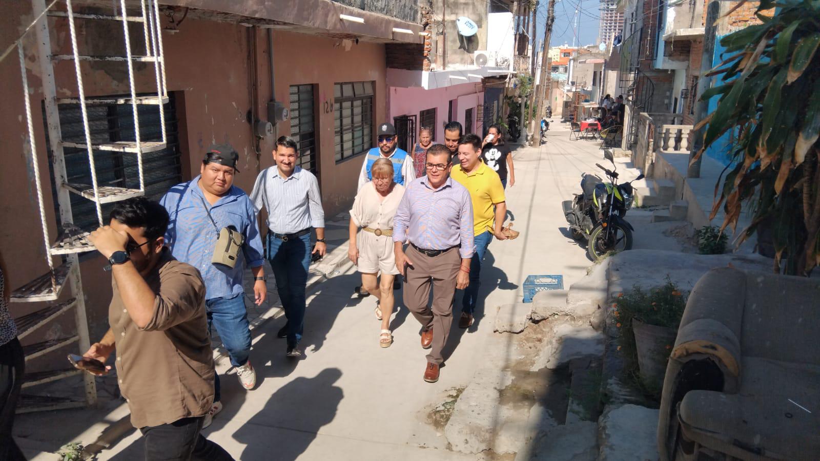 $!Después de más de 30 años rehabilitan red de agua y drenaje en callejón de la Montuosa, en Mazatlán