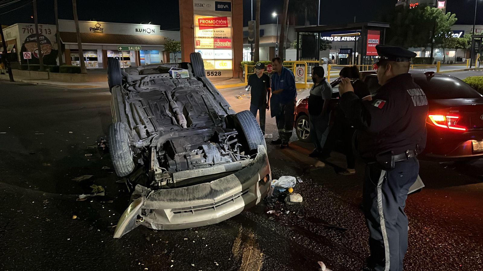 $!Aparatoso choque en puente de El Valle resulta en saldo blanco, en Culiacán