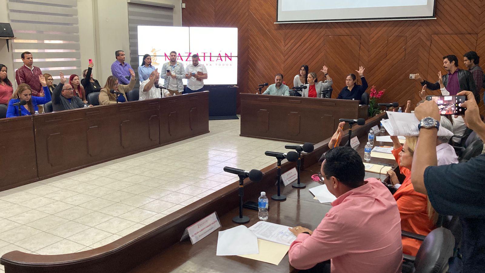 $!Deroga Cabildo de Mazatlán reformas que transparentaban sesiones del contrato colectivo y de comisiones