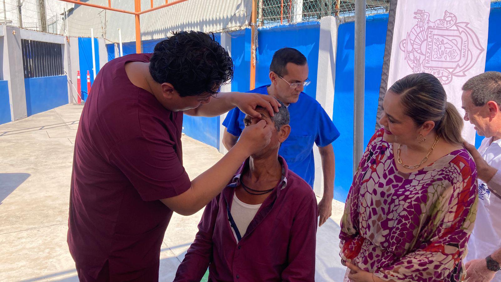 $!Beneficia DIF Mazatlán a 160 personas con el cierre de la campaña ‘Prótesis Oculares 2024’