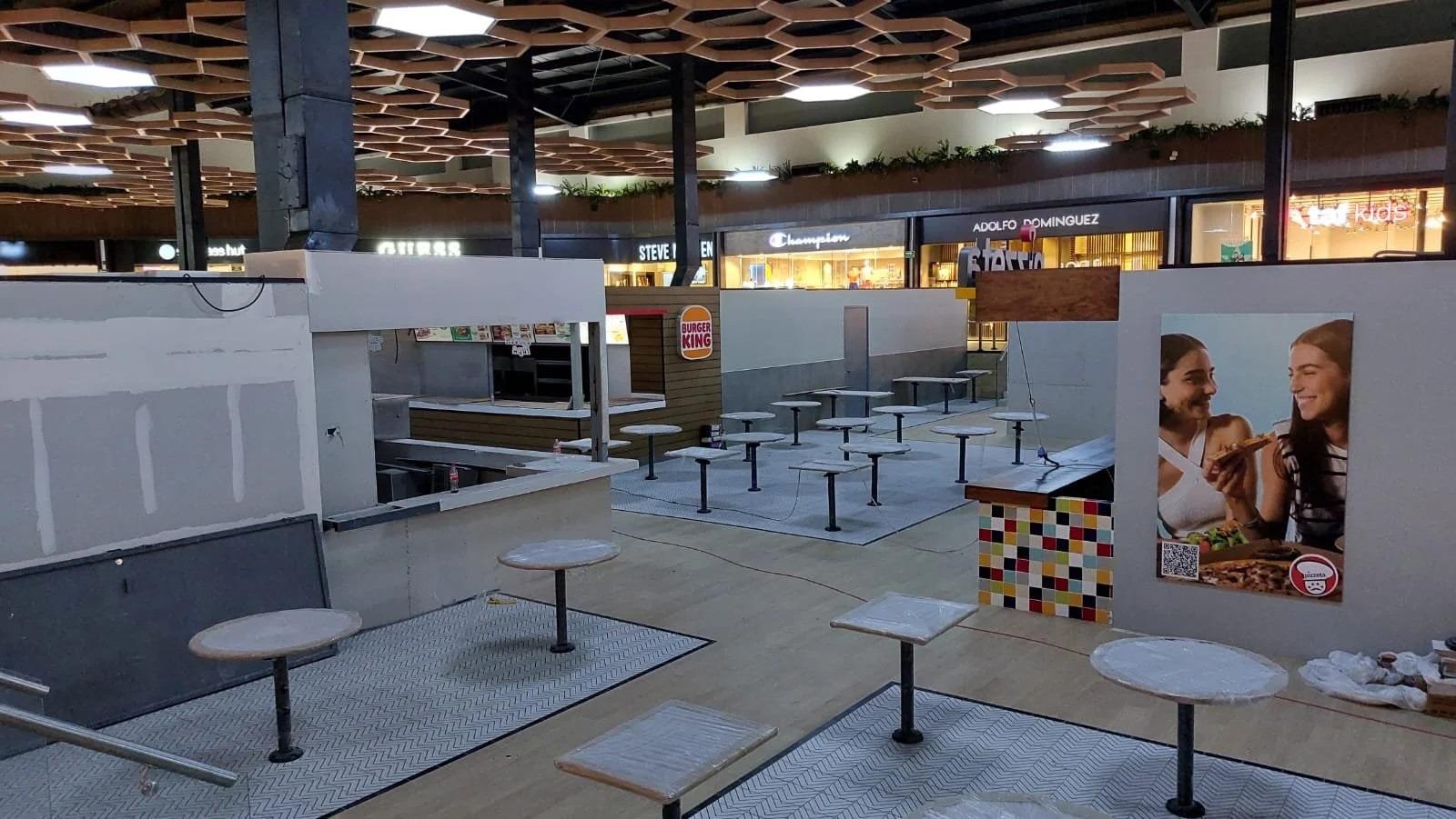 $!Siguen críticas contra nueva área de comida en Plaza Fórum, en Culiacán