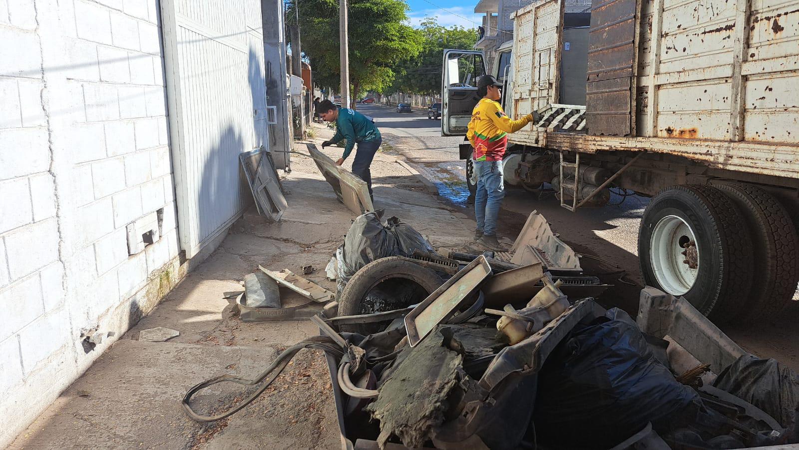 $!Se realiza jornada de descacharrización en la colonia 21 de Marzo, en Culiacán