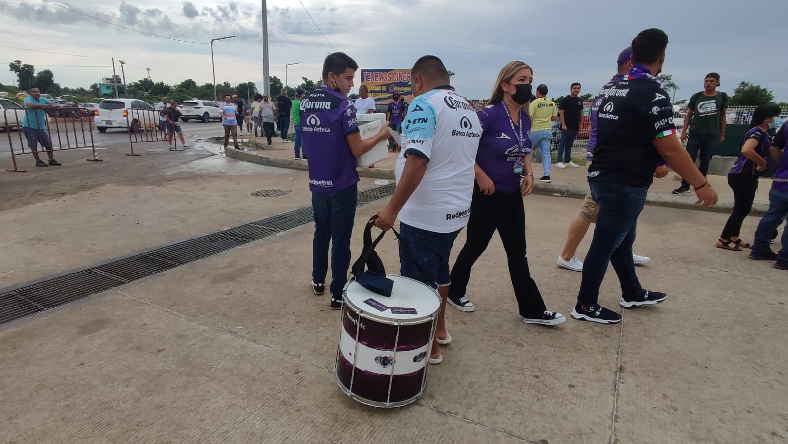 $!Invaden aficionados americanistas estadio Kraken