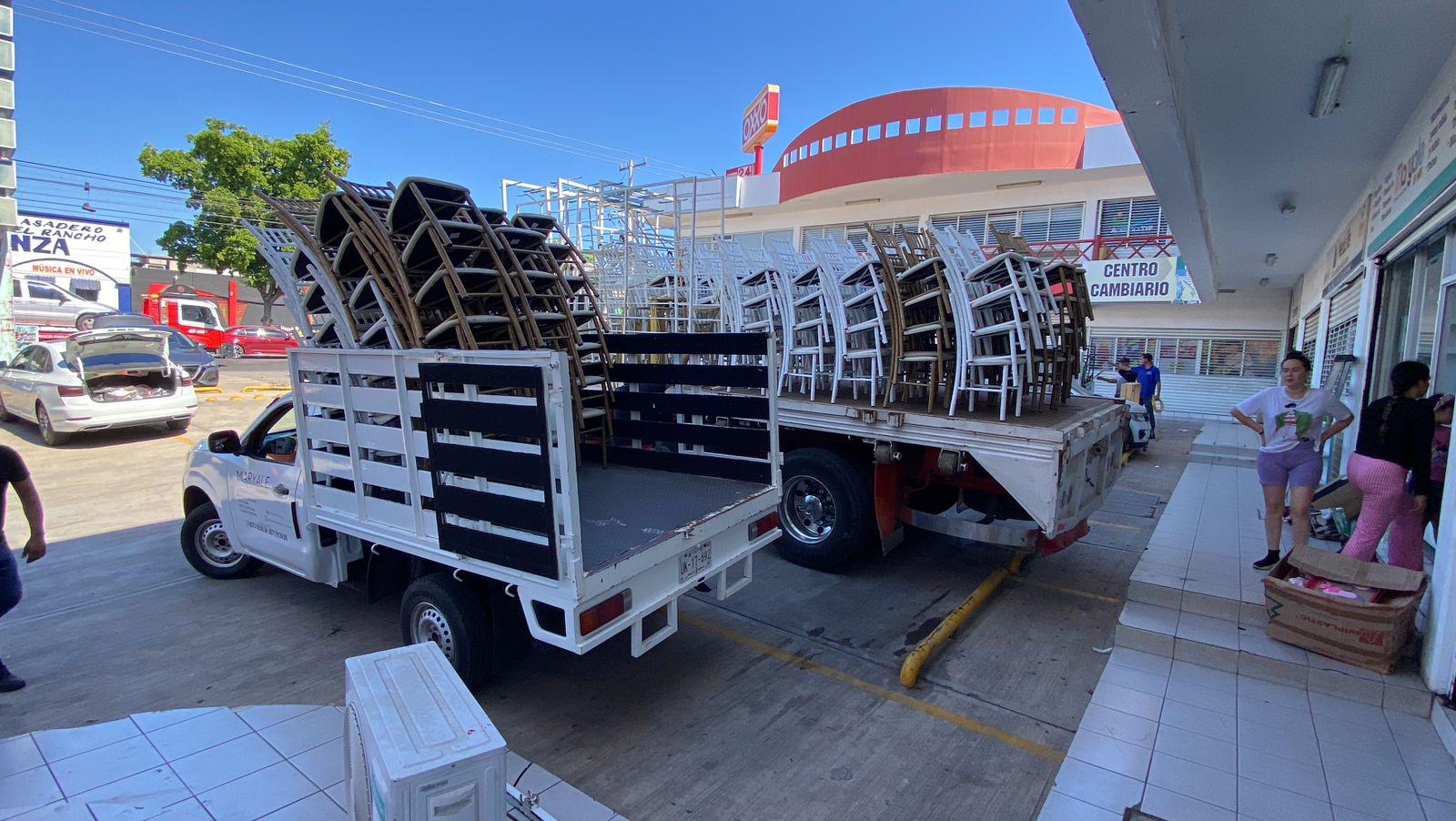 $!Desalojan plaza comercial por presuntas amenazas de grupo armado en la Benito Juárez, Culiacán