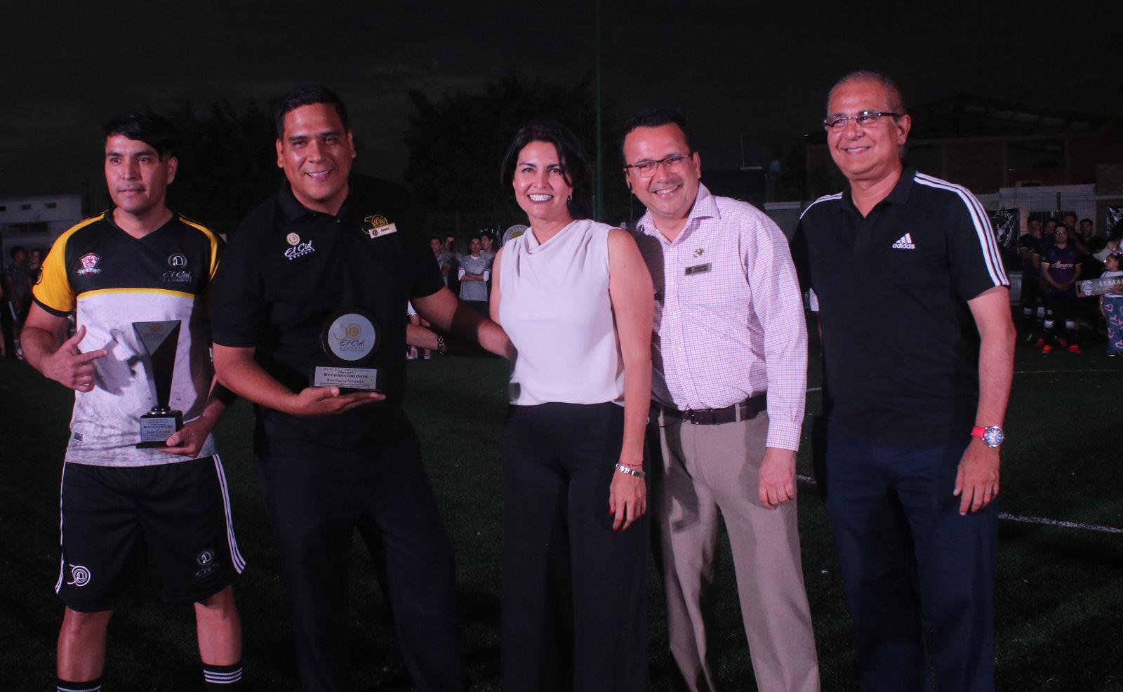 $!Homenajean a Iván Corona, en Intramuros de Futbol El Cid