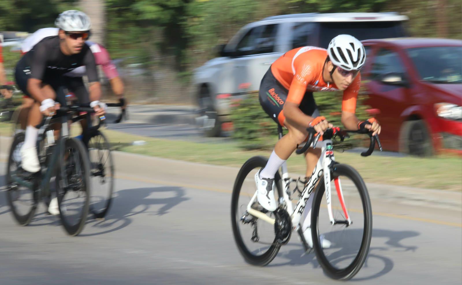 $!Pedalistas mazatlecos se adueñan de Copa Ciclotour