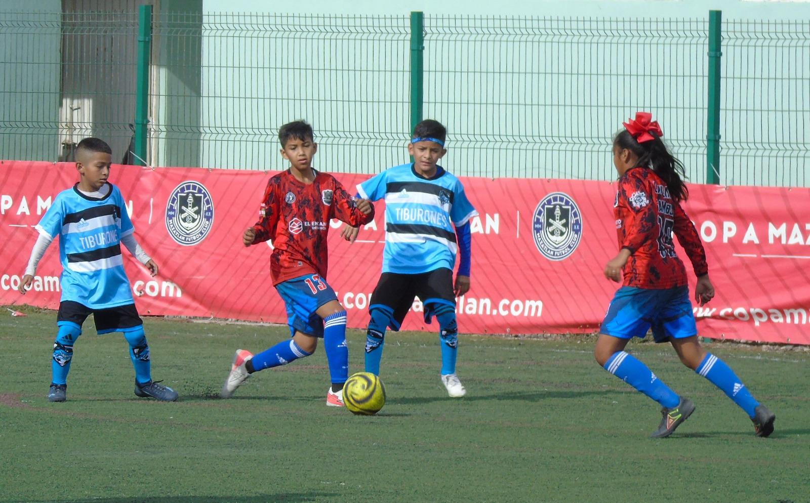 $!Dragones sigue con su buen paso en la Copa Mazatlán de Futbol 7