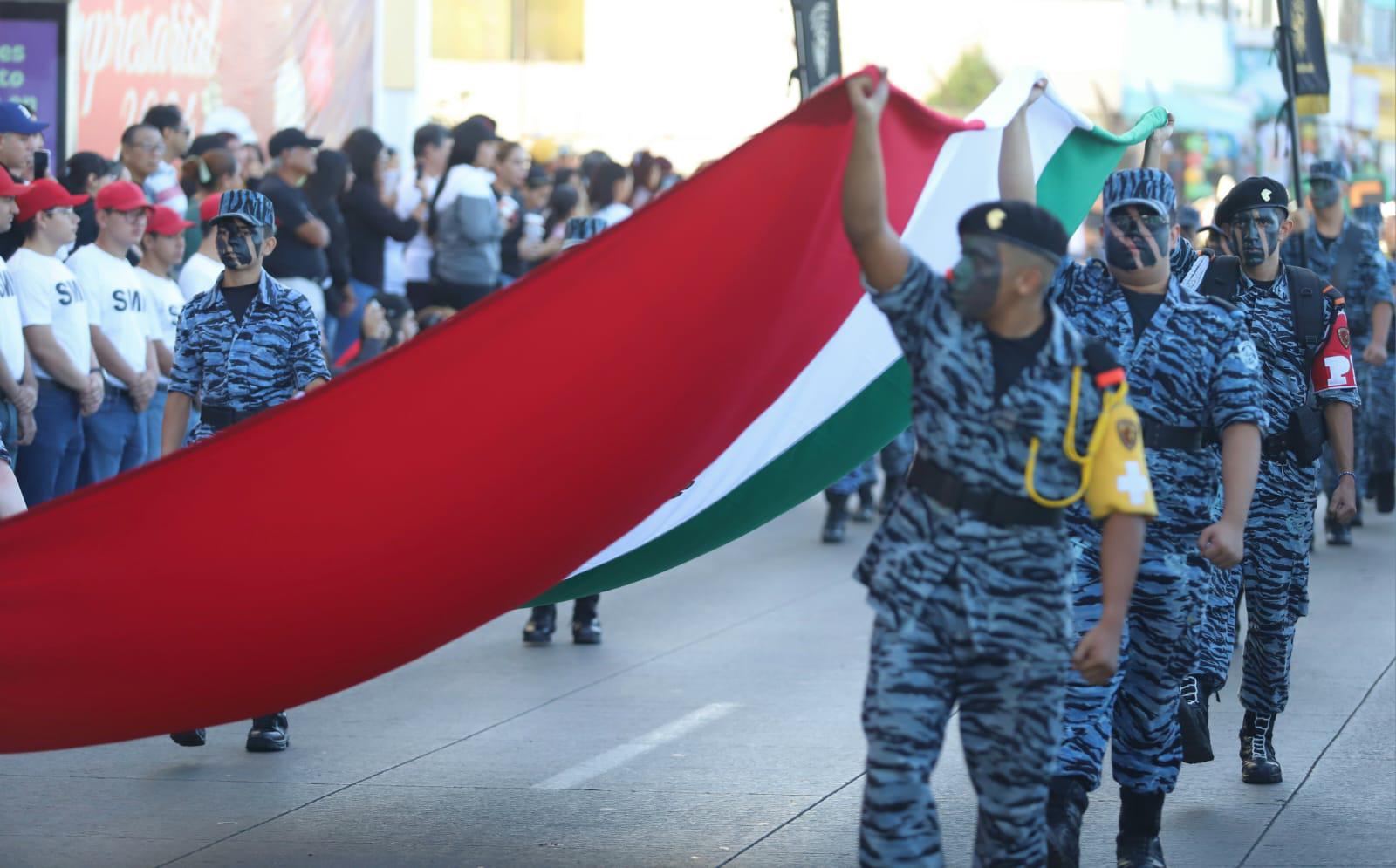 $!Exhiben talentos y habilidades en desfile de la Revolución Mexicana en Mazatlán