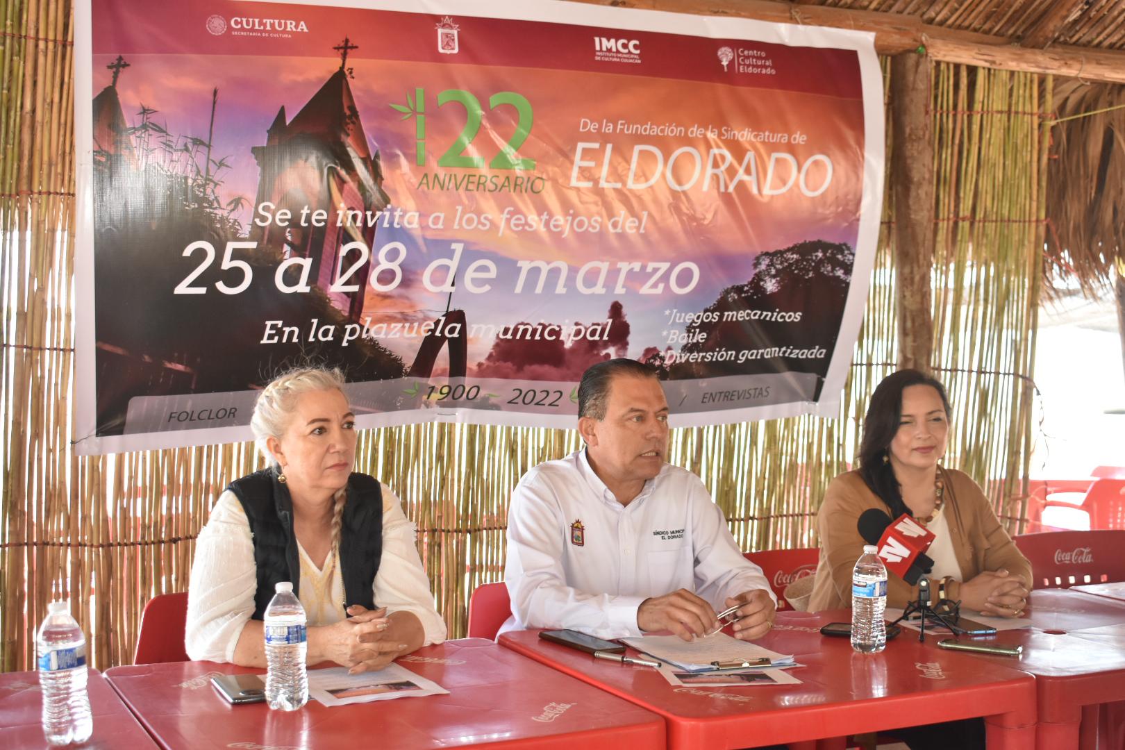 $!Graciela Fernández, coodinadora del centro cultural de Eldorado; Jesús Alberto Gamberos, síndico de Eldorado y Minerva Solano, directora del Instituto Municipal de Cultura Culiacán.