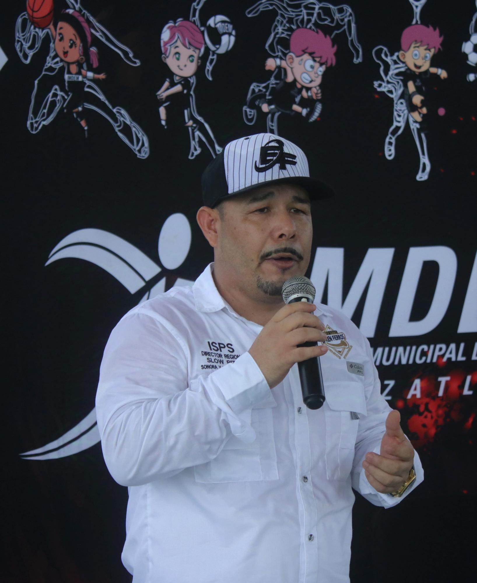 $!Vuelve el Slow Pitch y su espectáculo a Mazatlán