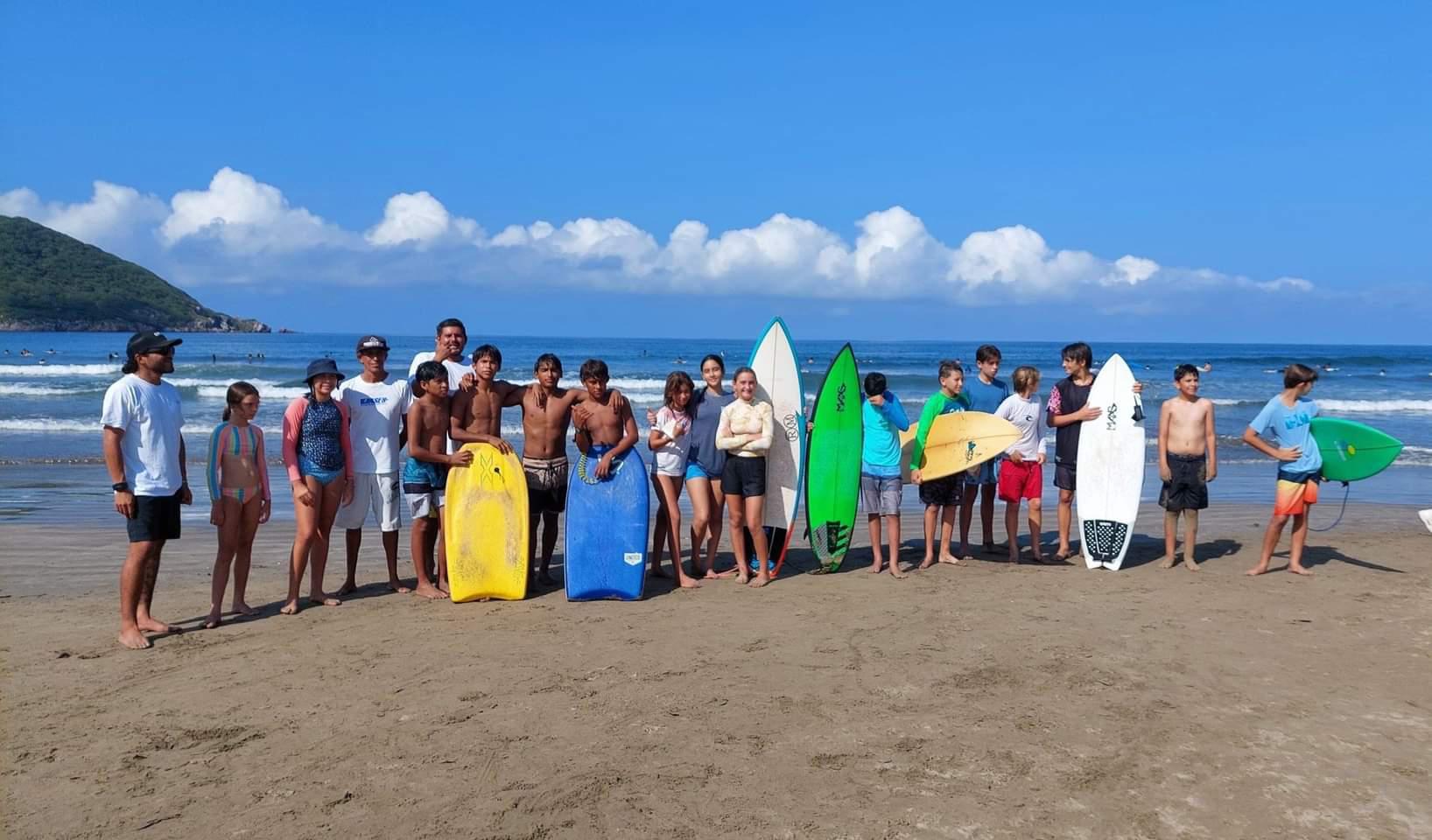 $!Buscan a los mejores surfistas de Mazatlán