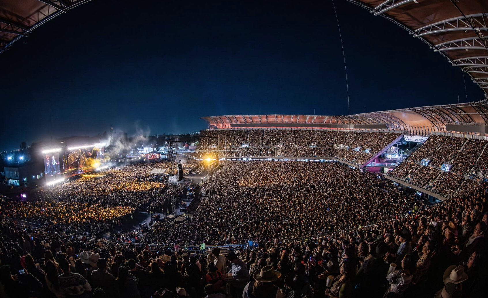 $!Más de 60 mil personas acuden al concierto.